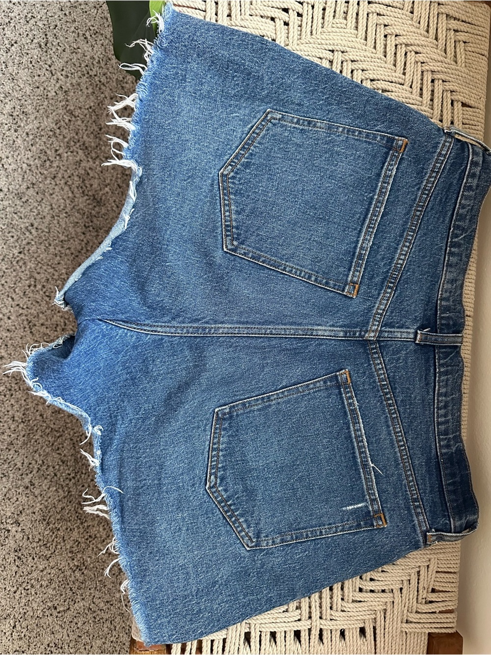 Abercrombie & Fitch Curve Love The 4” Mom Short Medium Blue High-Rise Denim - Picture 3 of 3